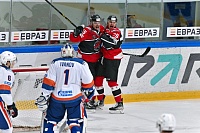 Новокузнецкий «Металлург» поставил точку в хоккейном сезоне для «СКА-Невы»