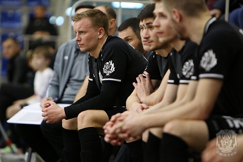 Мини-футбол отложен до лета…