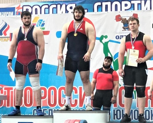 Оказался сильнее всех супертяжей