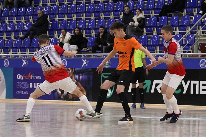 «Авангард» нанёс поражение соперникам из ТВВИКУ в чемпионате Тюмени по футзалу