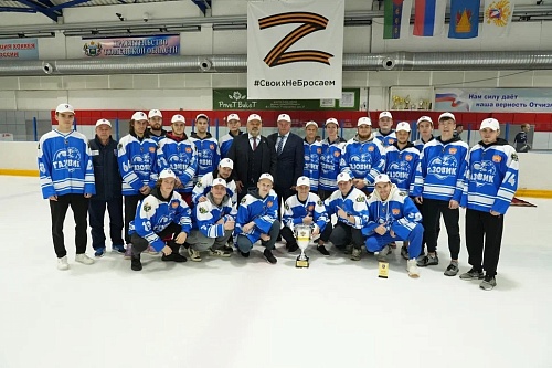 Тюменский «Газовик» стал обладателем Кубка регионов по хоккею