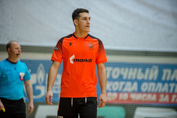 Форвард мини-футбольного клуба «Новая генерация» Арсений Петросян: «В сборной Армении ожидаем блондина из «Ухты»