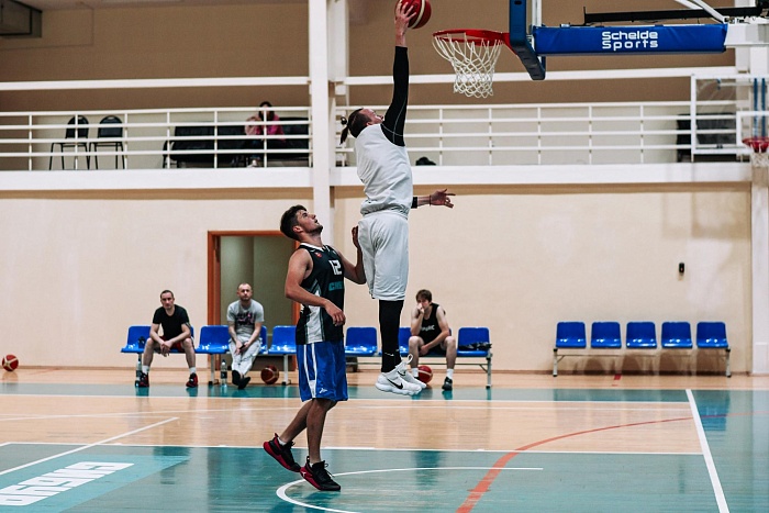 «Нефтехимик» победил в первом домашнем матче