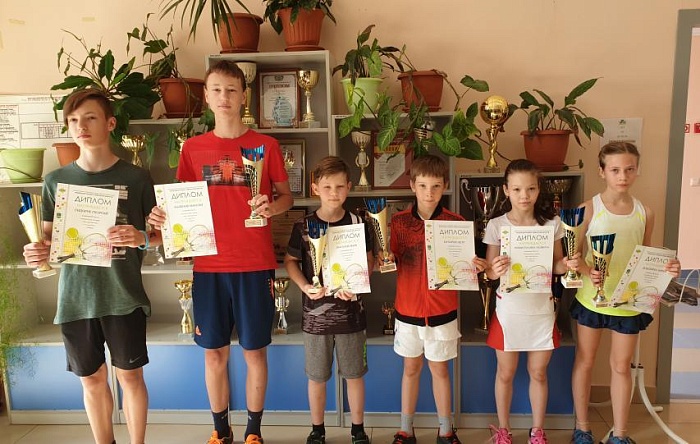 Майские выходные посвятили теннису