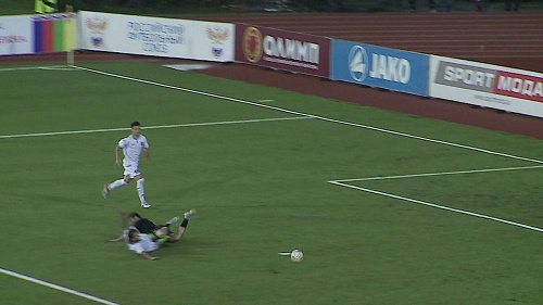 Вот такой пенальти вчера не поставили за снос Данила Карпова в кубковом матче ФК «Тюмень»- «Сибирь» (2:1 доб. вр.)