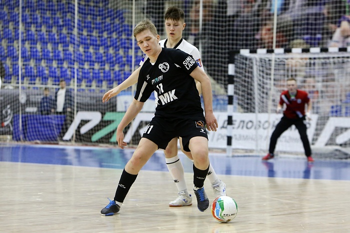 Игрок мини-футбольного клуба «Синара» Егор Шишкин: «Когда пройдёт смена поколений, Глеб Тимошенко станет капитаном – я вижу в нём воина»