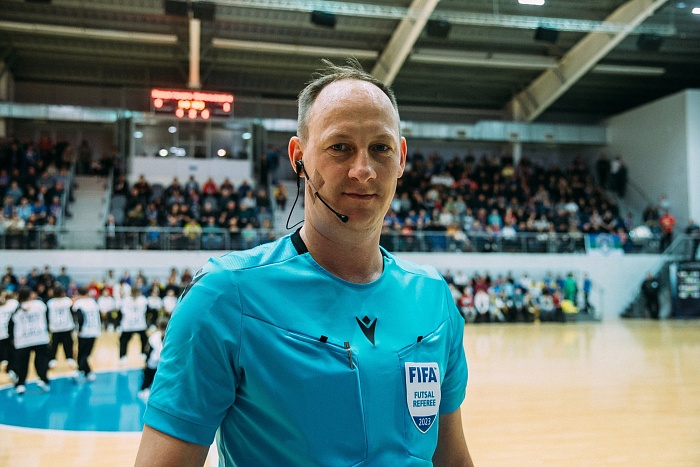 Тюменский арбитр Виталий Грошев остался в списке ФИФА
