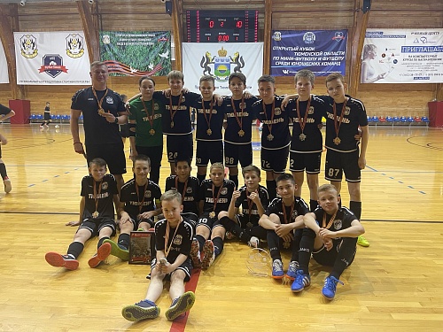 ВИЗ из Екатеринбурга выиграл «Кубок Победы», а МФК «Тюмень-2010» заслужил бронзу