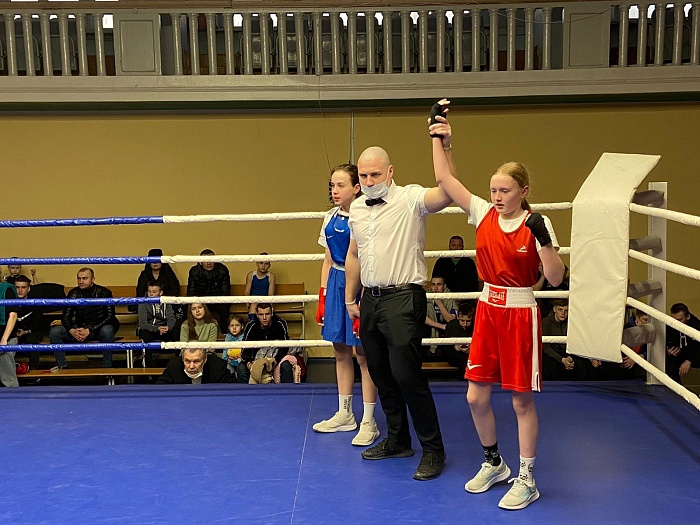 Настя Гобец бьёт на совесть!