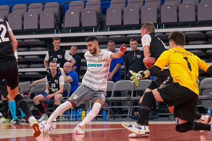 Чемпионат России по мини-футболу среди клубов PARI-Суперлиги. 10-й тур. Первая игра. МФК «Синара» (Екатеринбург) – МФК «Тюмень» – 1:3