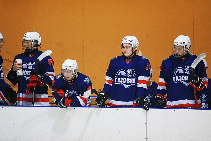 Студенческий хоккейный клуб «Газовик» в чемпионате СХЛ принимал омичей