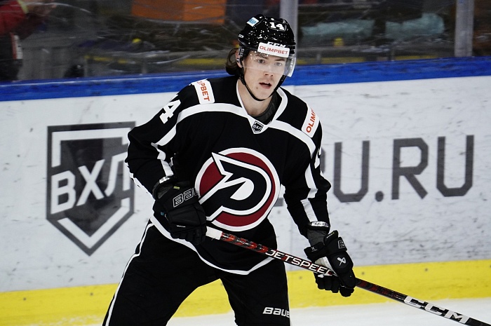 Защитник хоккейного клуба «Рубин» Данил Мокрушев: «Мурашки пошли, когда стадион «взорвался» аплодисментами после драки Володи Бобылёва»