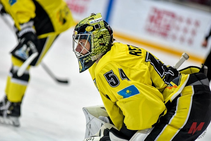 Клубы ВХЛ делают ставку на опытных вратарей