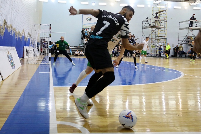 Нападающий мини-футбольного клуба «Тюмень» Камиль Герейханов: «Надеюсь, седьмой номер принесёт мне удачу»