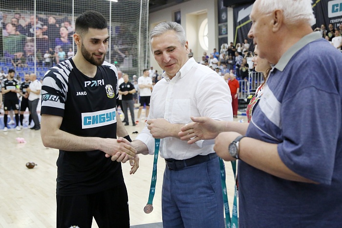 Игрок мини-футбольного клуба «Тюмень» Камиль Герейханов: «Раз не получилось выйти в финал, поставили цель – взять бронзу, чтобы месяц зря не прошёл»