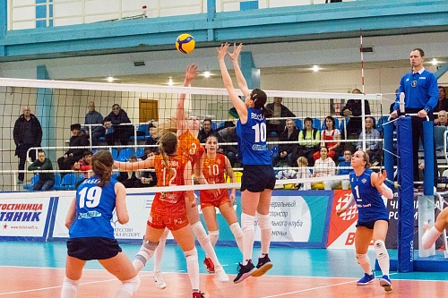 Велисевич и Веселова ударно работали на блоке