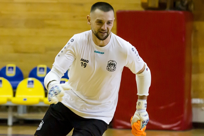 Вратарь мини-футбольного клуба «Тюмень» Альберт Цайдер: «На первый план выйдет агрессия и физическая мощь»