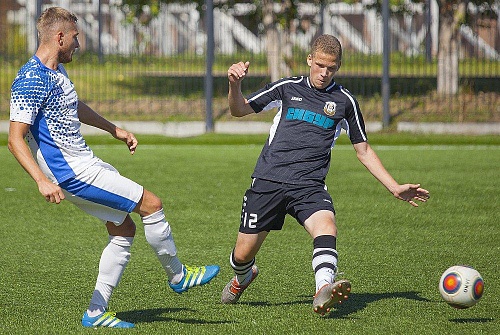 Футбол. Первенство России среди команд 3-го дивизиона. Регион «Урал и Западная Сибирь». «Тюмень-дубль» - «Витязь-ГТУ» (Уфа) - 3:1