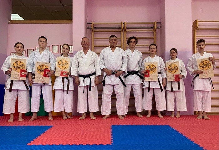 Юные тюменские каратисты прошли аттестацию