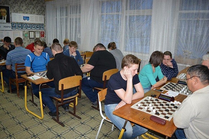 Полицию обошли в последнем туре