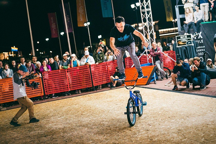 В Сочи впечатляли трюками на велосипедах
