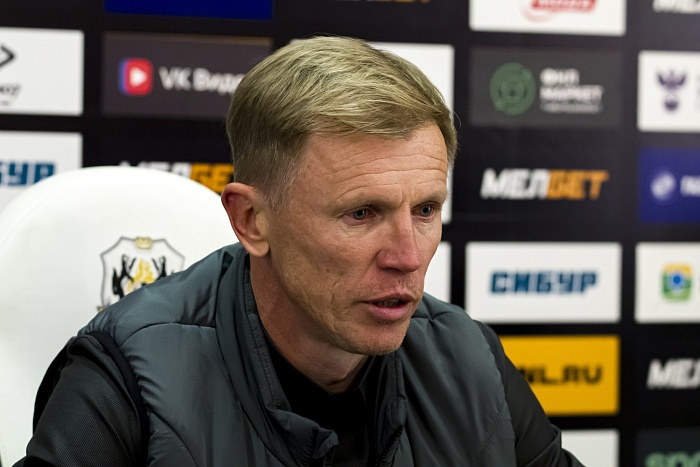 Главный тренер футбольного клуба «Алания» Евгений Калешин: «Может быть, и хорошо, что не реализовали два пенальти, а продолжали гнуть свою линию до 90-й минуты, пока не забили красивейший мяч»