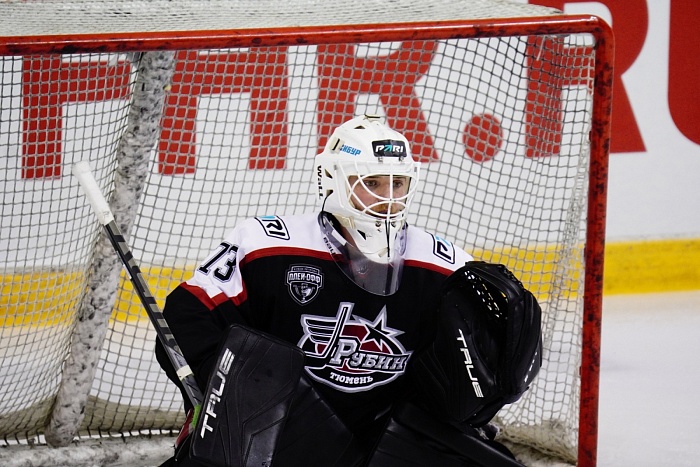 Вратарь хоккейного клуба «Рубин» Егор Назаров: «На выходных в гости придёт Попугайчик»