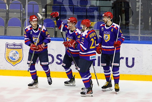 Клуб «Химик» стал третьим полуфиналистом Кубка чемпиона России по хоккею.
