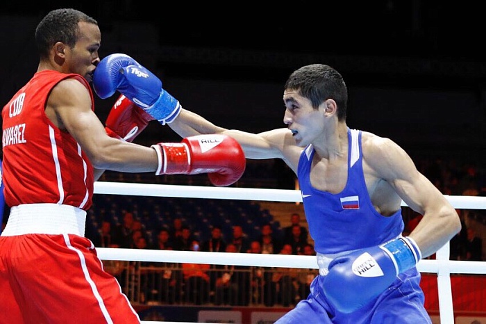 Дебютант уступил титулованному кубинцу