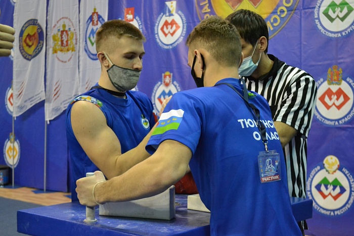 Тюменские армрестлеры выиграли областной чемпионат
