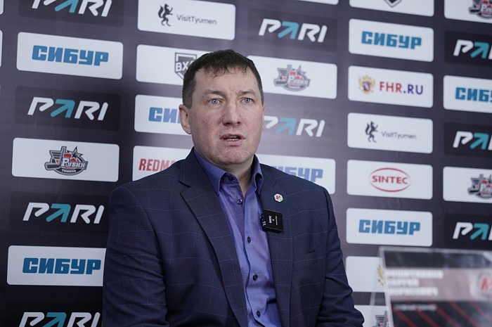 Главный тренер хоккейного клуба «Металлург» Сергей Решетников: «Череда нелепых ошибок свела на нет наши голы»