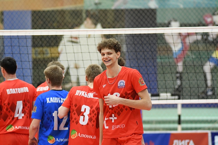 Кирилл Супрунов: «В Томске в каждом дворе играли в футбол, но меня он с головой не затянул»