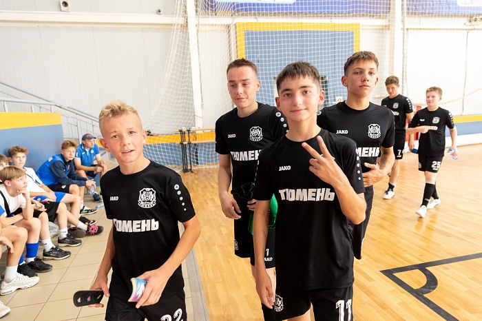 Юные тюменцы разгромили команду из Южноуральска