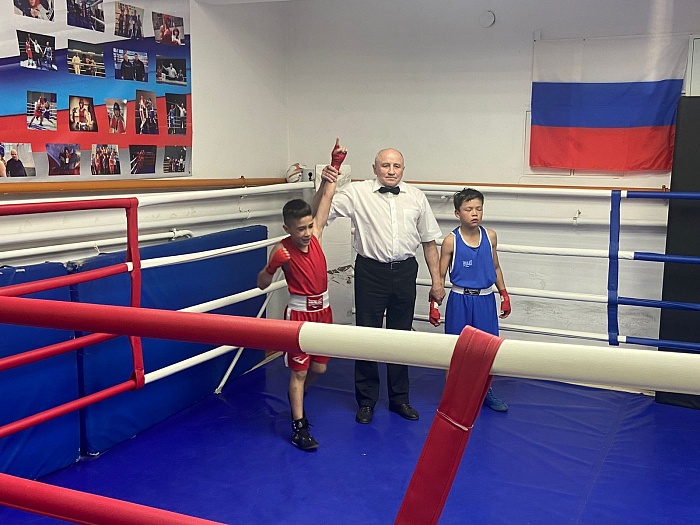 Тюменские боксёры победили в матчевой встрече команду из Караганды