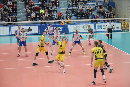 Дома уступили динамовцам…