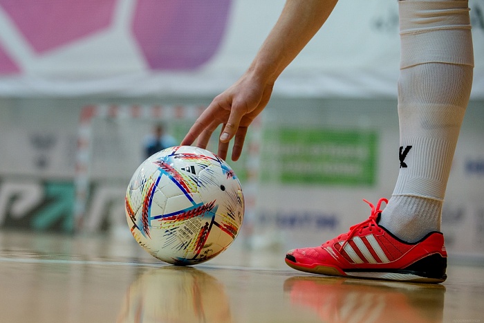 «Тобол» из Тобольска обыграл тюменский «Вектор», но уступил «Богандинскому»