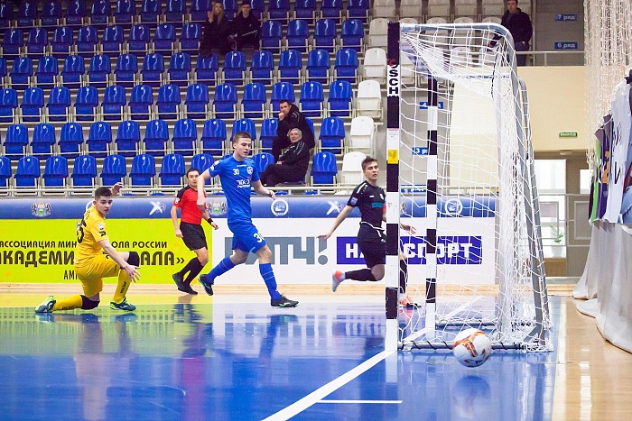 Огорчили юных коммунистов…