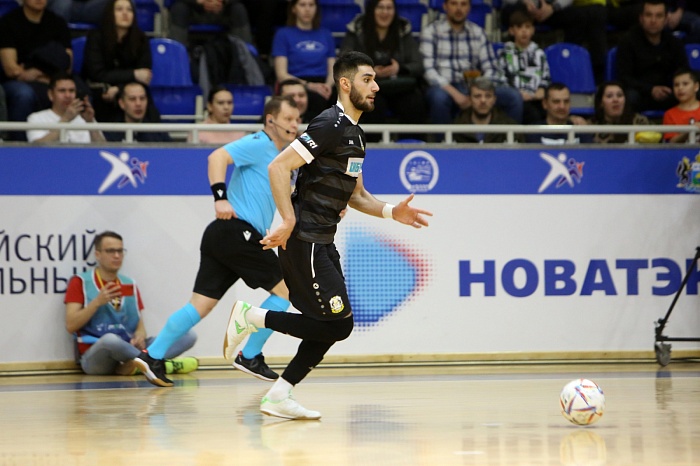 Нападающий мини-футбольного клуба «Тюмень» Камиль Герейханов: «Новосибирцы не выйдут на домашнюю площадку с мыслями, что сезон для них закончен»