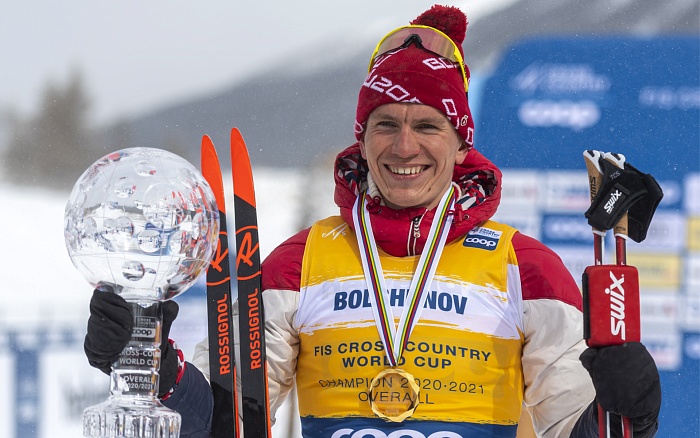 Сильный ветер не помешал экс-тюменцу Александру Большунову стать первым в индивидуальной гонке на лыжном Кубке Хакасии