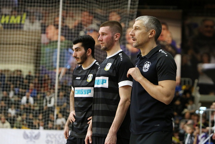 Наставник мини-футбольного клуба «Тюмень» Максим Горбунов: «Начали хорошо, но при счёте 0:1 сбились на игру отрезками»