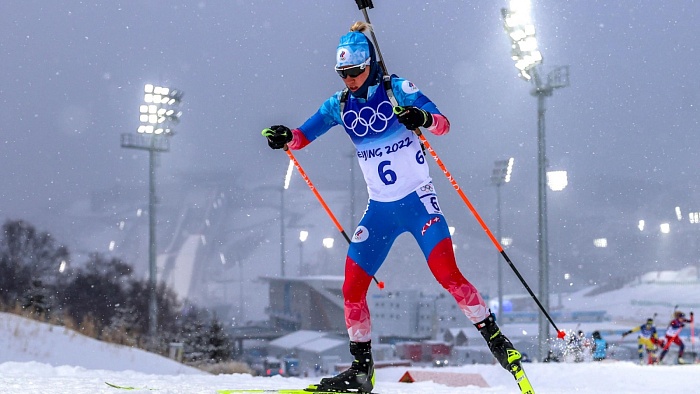 Резцова провела идеальный этап в олимпийской эстафете и завоевала серебро!