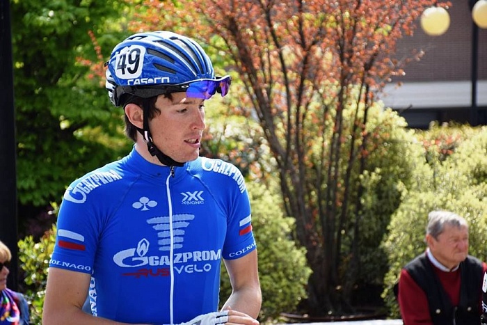 Почти пять часов мчались по итальянскому шоссе