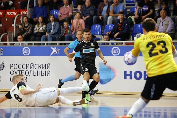 Тройной праздник в противостоянии мини-футбольных клубов «Синары» и «Тюмени»