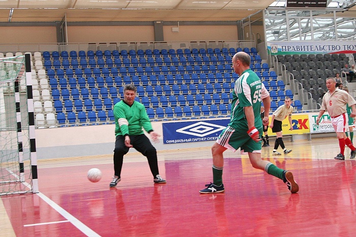 2008 год. Областная Журналиада. Главный редактор АСН «Тюменская арена» Дмитрий Рыбьяков против вожака принципиальных соперников - сборной районных СМИ Сергея Николаенко