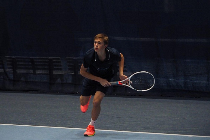 Тюменец добрался до полуфинала в Сочи