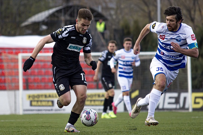 Полузащитник футбольного клуба «Тюмень» Виталий Шитов: «Хотел бы попробовать свои силы в премьер-лиге»