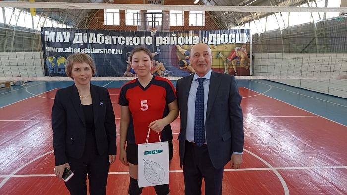 Волейболистки «Тюмени» проводят серию мастер-классов в разных районах области