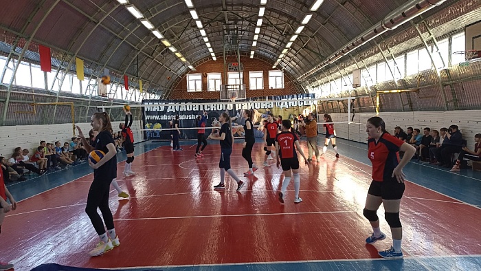 Волейболистки «Тюмени» проводят серию мастер-классов в разных районах области