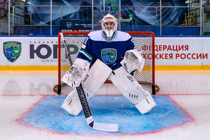 ХК «Югра» продлил контракт с опытным и надёжным вратарём Владимиром Сохатским