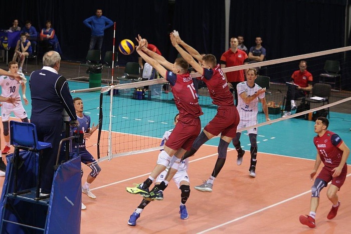 «Факел» закрепился в тройке лидеров